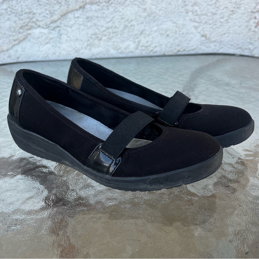 Anne Klein Sport Black Slip On Closed Toe Flats Women's